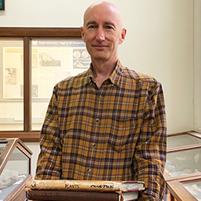 Image of Dr Jeffrey H Robinson.